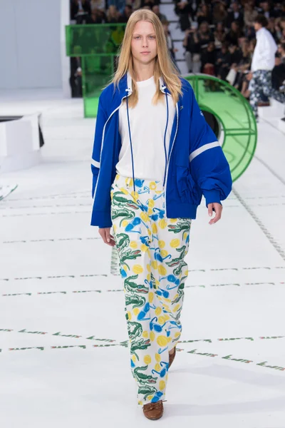 Look 25